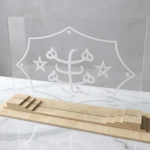 Ringstone Symbol Engraved Glass 18x13cm with wooden stand