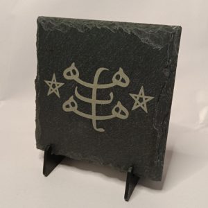 Ringstone Symbol Black Slate with Wooden Stand